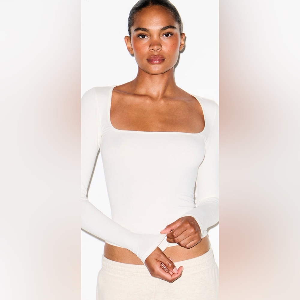 SKIMS NWT Cotton Jersey Scoop Neck Long Sleeve